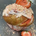 strawberry-crumb-dessert-roll